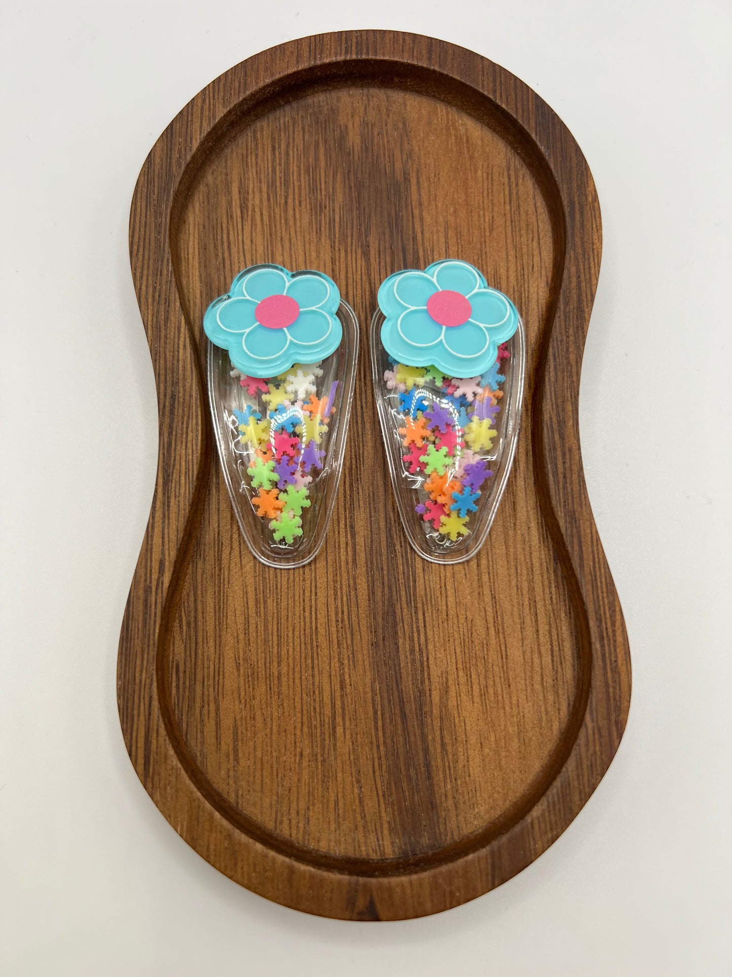 Shaker Snap Clip Flower